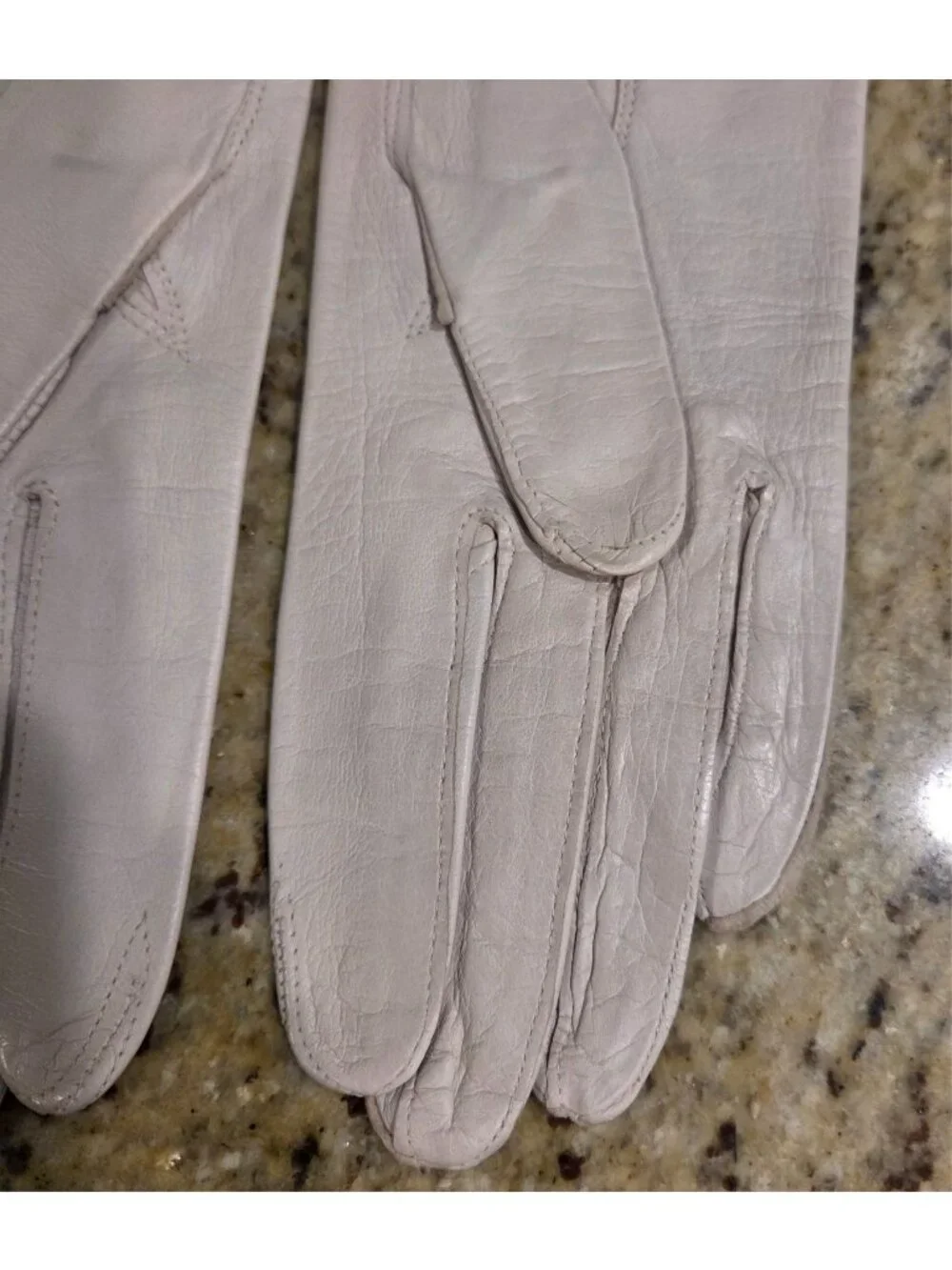 Vintage Womens Size XS S Gray Sof Leather Formal Gloves Wrist Pearly Button